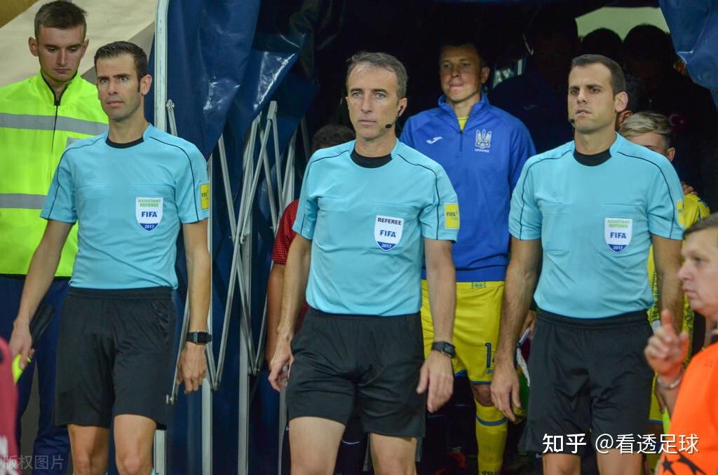 九游电竞APP多特蒙德遭遇争议判罚，裁判组回应：执法公正，这种不会.