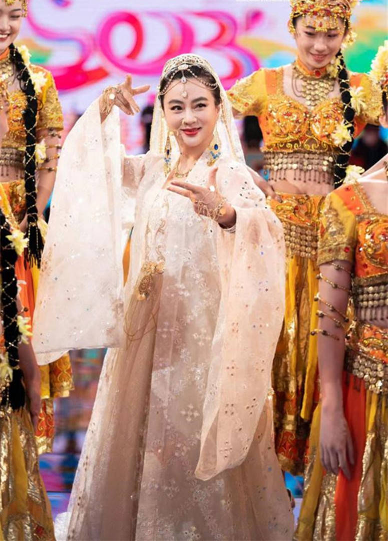 九游电竞APP穆古鲁扎重返赛场，表现优异首场状态出色，加拿大队观众沸腾！