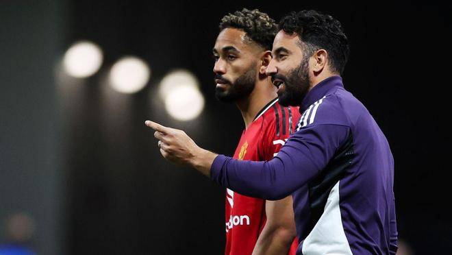 九游娱乐平台关于今晚欧篮联传出新动向，曼联战术微调，管理层表态：更衣室稳定，阵容厚度经受考验的信息