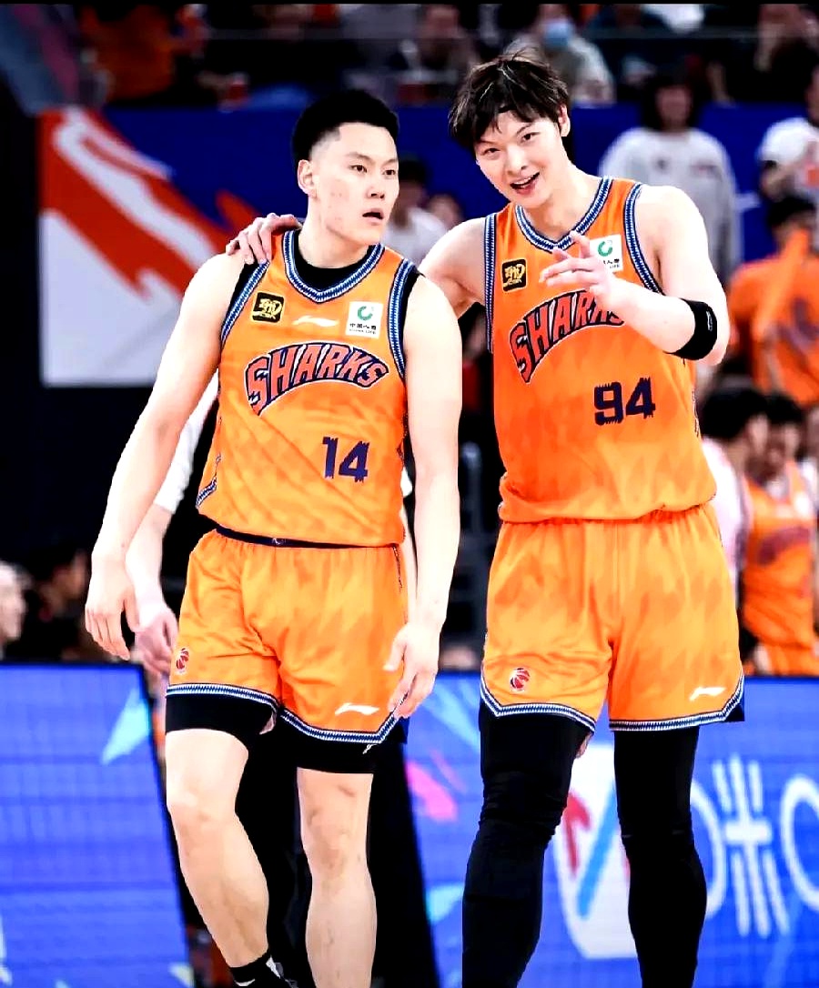 九游体育APP包含风云突变！广东宏远今晚刷新队史纪录，NBA常规赛版图或变，气氛紧张，医务组通报恢复的词条